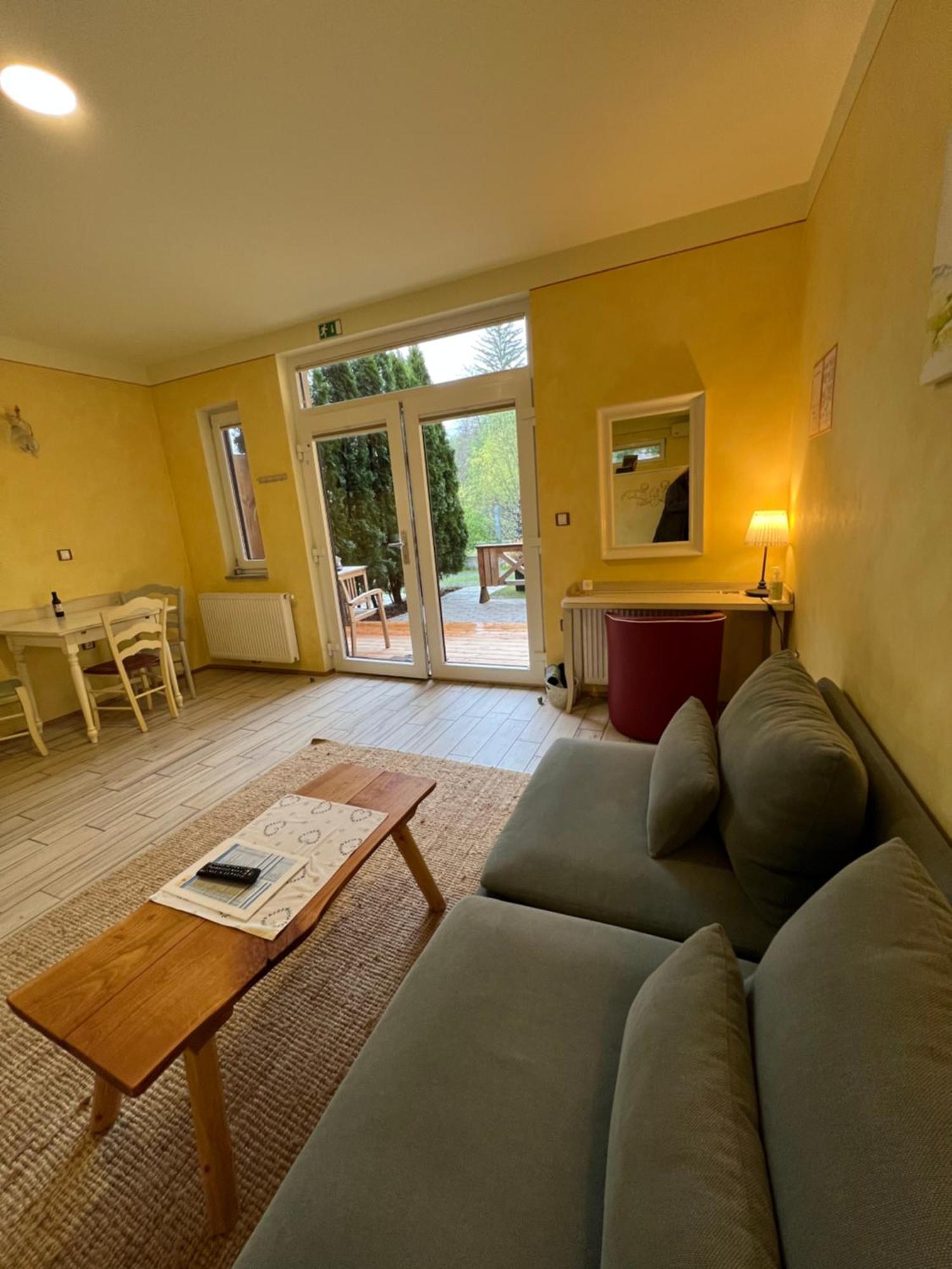 Apartments Kokl - Adults Only Radovljica Værelse billede
